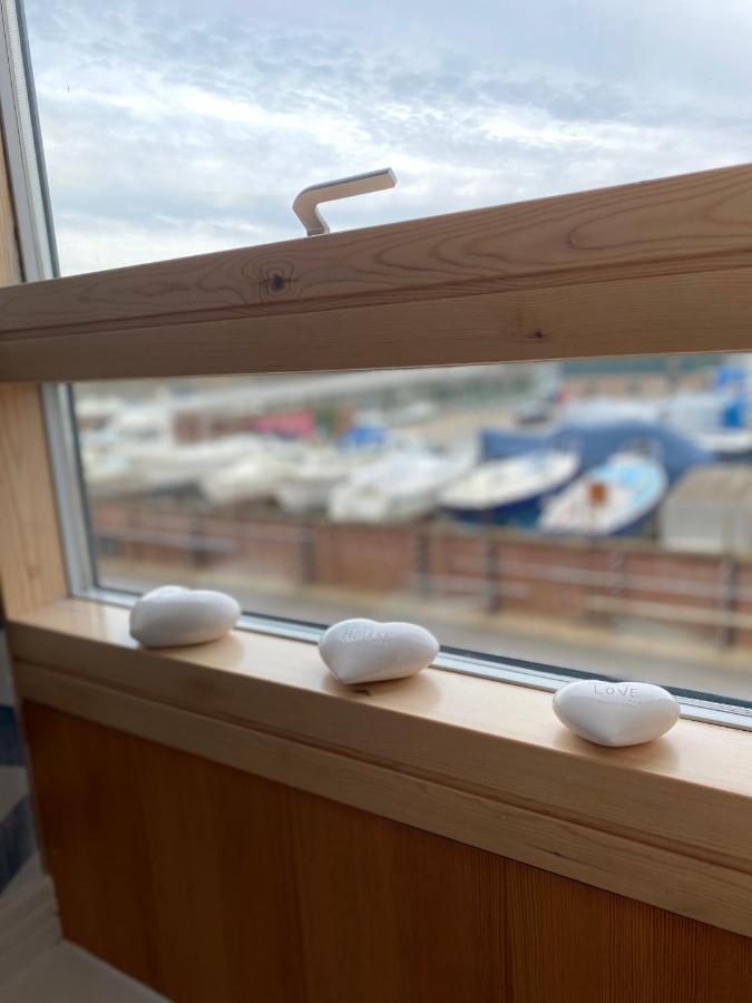 Stunning Marina Apartment Gosport Portsmouth Exterior foto