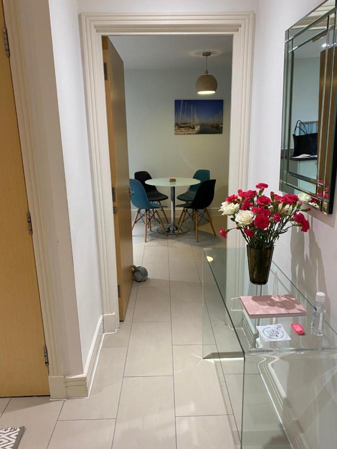Stunning Marina Apartment Gosport Portsmouth Exterior foto