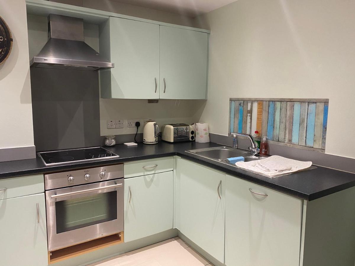 Stunning Marina Apartment Gosport Portsmouth Exterior foto