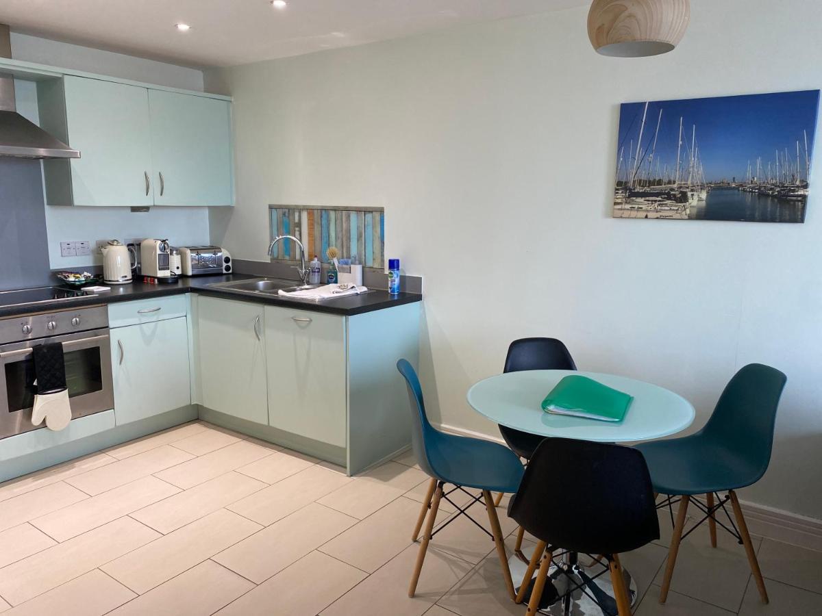 Stunning Marina Apartment Gosport Portsmouth Exterior foto