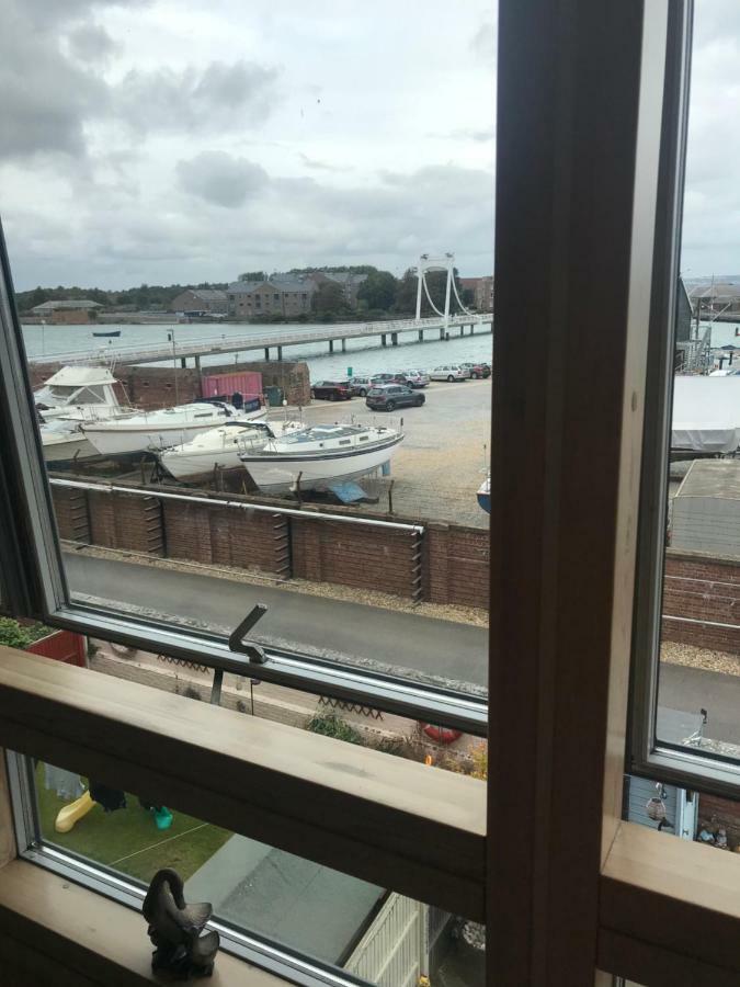 Stunning Marina Apartment Gosport Portsmouth Exterior foto
