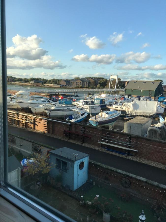 Stunning Marina Apartment Gosport Portsmouth Exterior foto